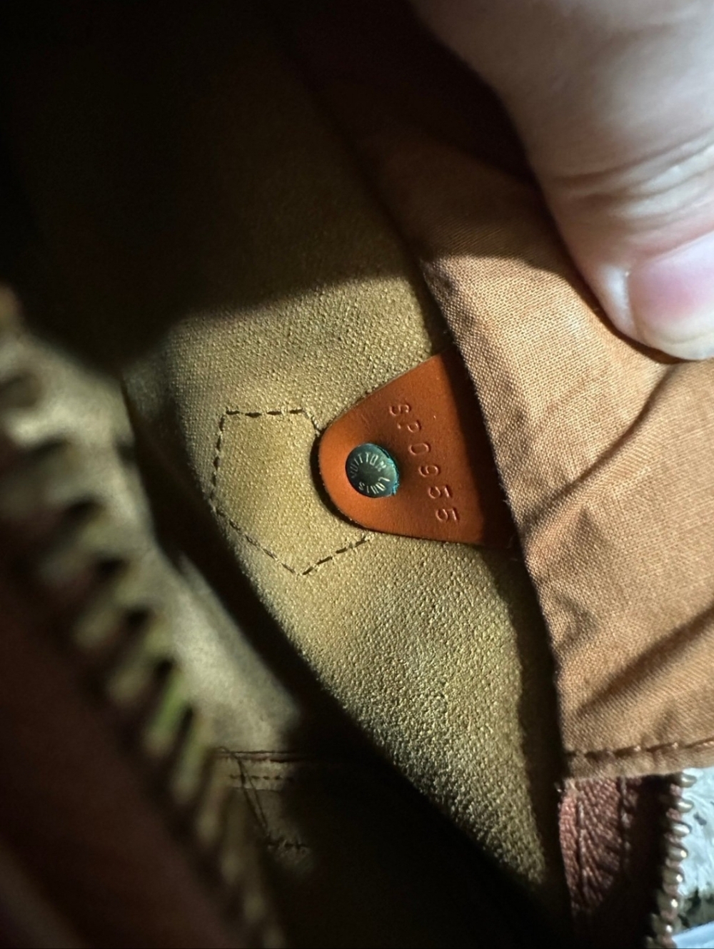 Lv Speedy 25 Epi Leather - Picture 5 of 7